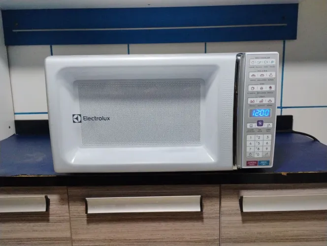 MICROONDAS ELETROLUX 34LITEOS LITROS 