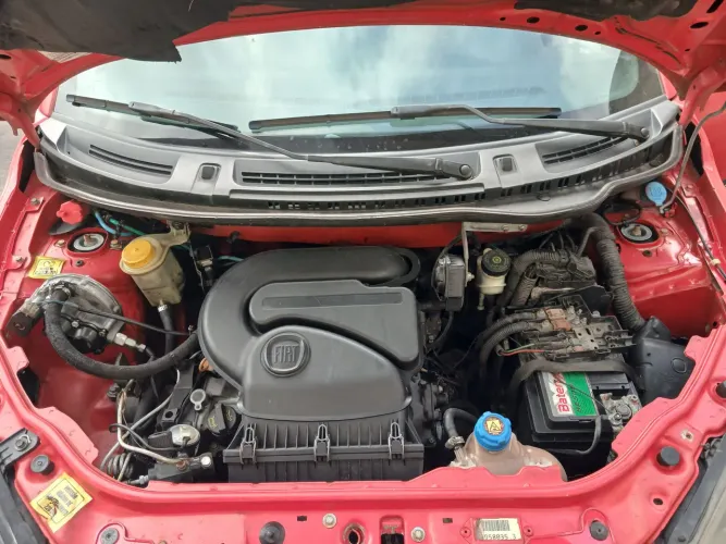 Fiat Uno Sporting 1.4 EVO Fire Flex 8V 4P 2015