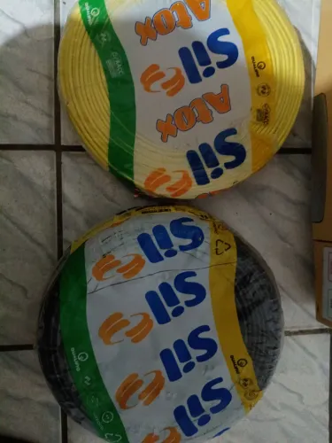 vendo essas duas peças de cabos