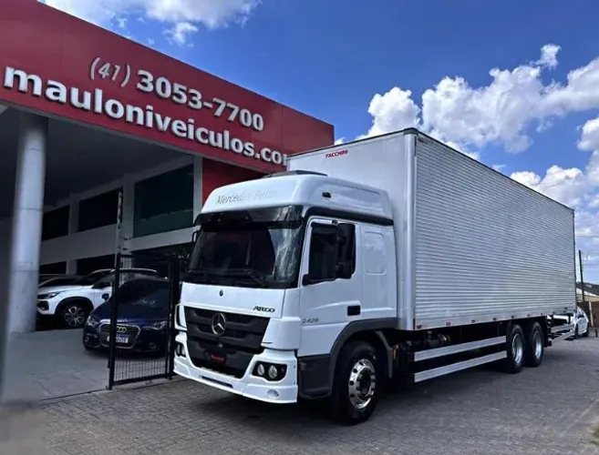 ATEGO 2426 COM BAÚ FACCHINI