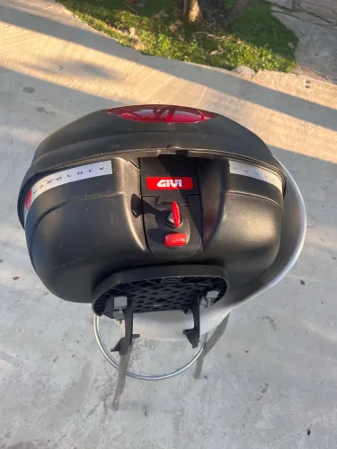Baú Givi E33