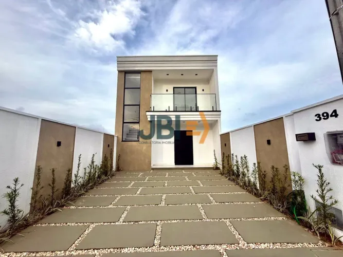 Vende-se casa duplex em condomínio com 3 quartos - Maracanaú