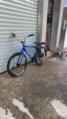 Vendo bicicleta funcionando toda conservada 