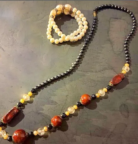Lote com 12 Bijuterias Lindas (Colares, Pulseiras, Anéis e Brinco)