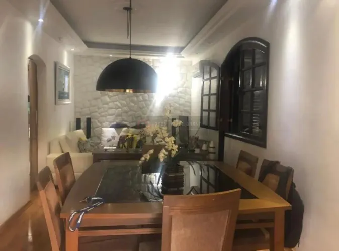 BAIXOU! Open House Vende - Casa com 5 quartos e Piscina no Largo do Barradas
