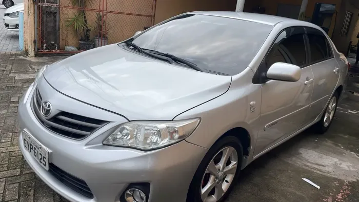 Toyota Corolla GLI 1.8 Flex 16V Aut. 2012