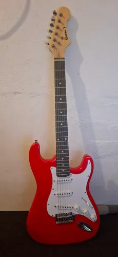 GUITARRA STRATOCASTER VERMELHA