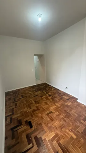 Kitnet toda reformada no Centro