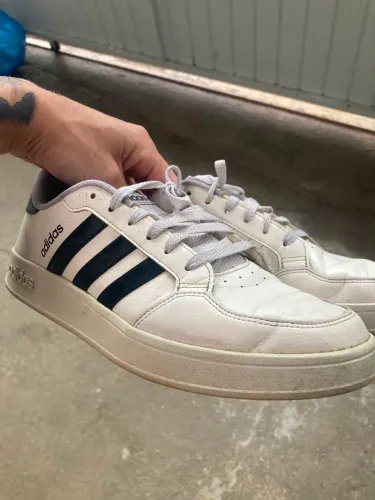 Tênis Adidas 100 pila