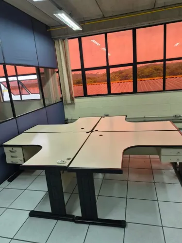 Mesa de escritório. 30 unidades 
