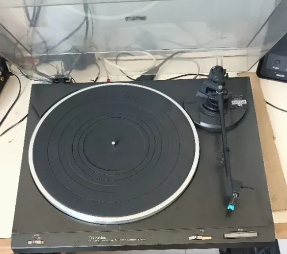 Toca Disco Technics SL-B210