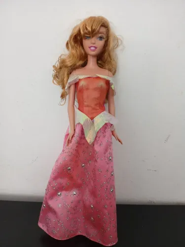 Boneca Princesa Bela Adormecida 