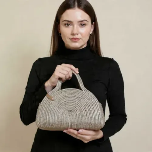 Bolsa de mão em cordao de algodão estiloso e prático