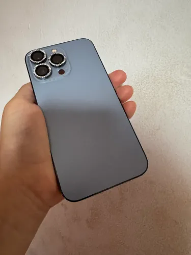 iPhone 13 Pro todo original sem detalhes bateria %75. Capa carregador 