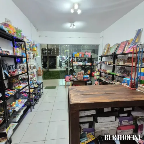 Loja já estruturada em shopping prestigiado no Centro de Penedo-RJ