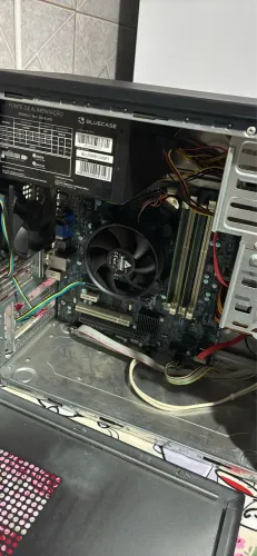 Vende computador i3 4 geração 4 gb de ram com hd 250 gb fonte 350 w