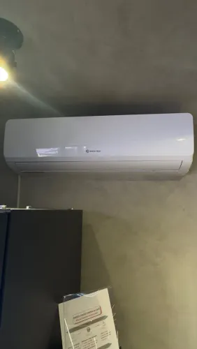 Ar Condicionado Split 24000 BTUs North Tech Inverter Quente/Frio (Seminovo - Gás Retido)