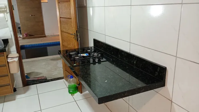 Pedra pra colocar fogão Cook top medida 1,20 por 0,60 no valor de 570,00 faço entrega