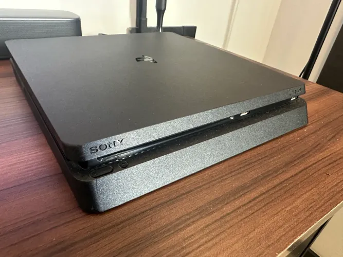 PlayStation 4 slim 500gb