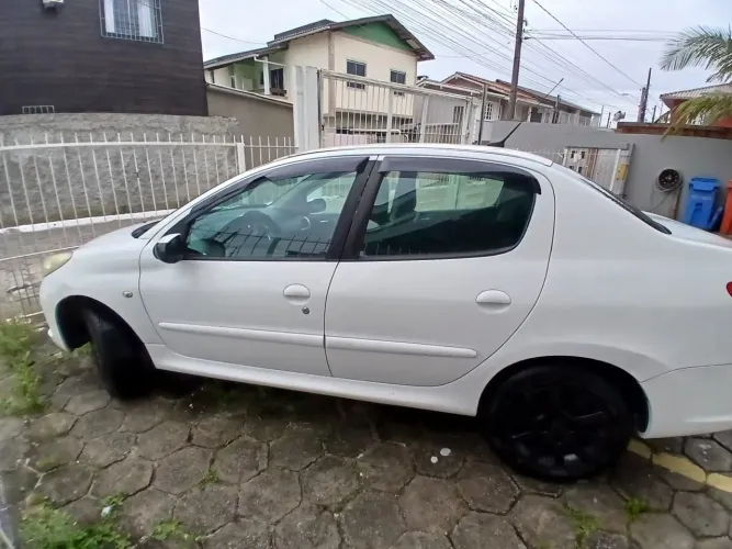 Peugeot 207 Sedan Passion XS 1.6 Flex 16V 4P 2011