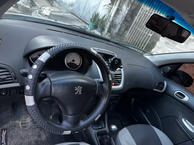 Peugeot 207 XR Sport 1.4 Flex 8V 5P 2010