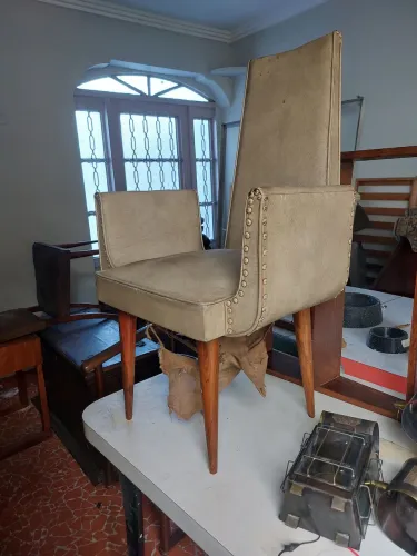 Para vender Hoje ( Poltrona Antiga Anos 50)