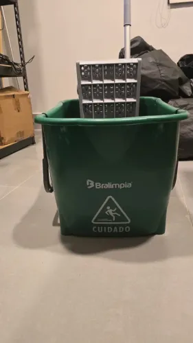 Carrinho de limpeza