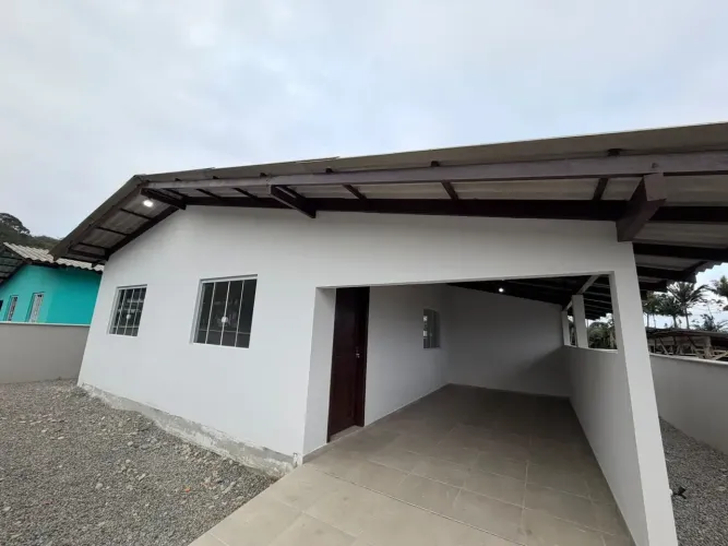 Casa com 02 Dormitórios no São Roque