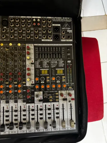 Mesa de som Behringer x32
