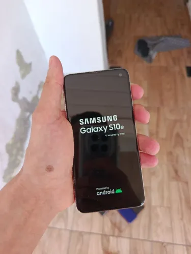 Samsung S10E (aceito troca)