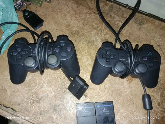 Controles de play 2 e duas memory card