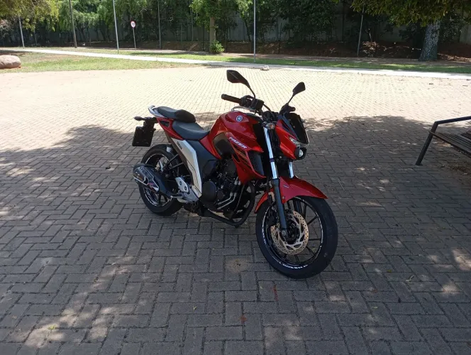 Yamaha Fazer 250 2022 com apenas 5.000 KM
