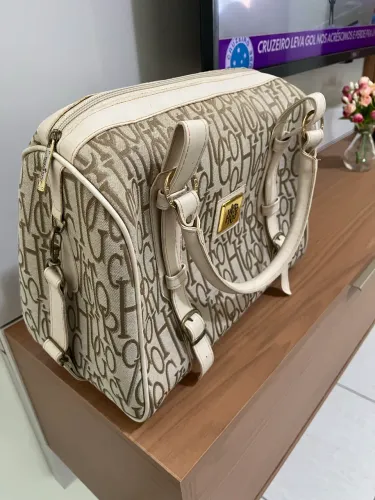 Linda bolsa Victor Hugo.