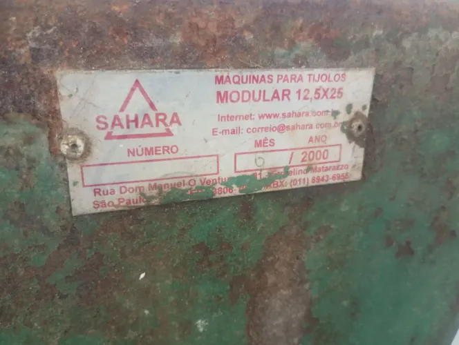Maquina de tijolo ecológico 