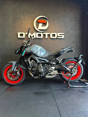 YAMAHA MT 09 - 2023 - SUPER EXTRA!