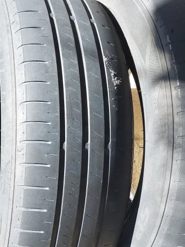 2 PNEUS DUNLOP 175 65R14.