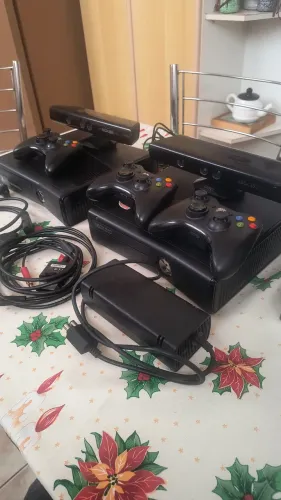 Dois Xbox 360 + Kinect + jogos