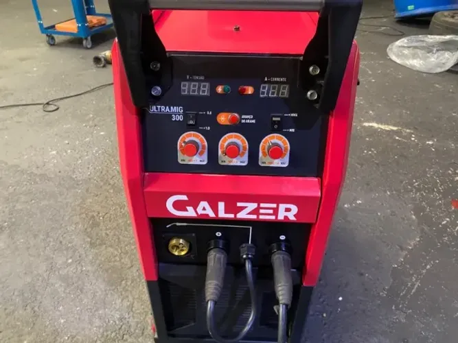Máquina De Solda Mig Tig Mma Ultra Mig 300a Galzer Vermelho 220v