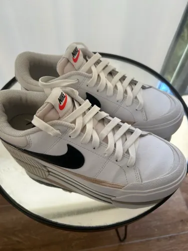 Tênis Nike Legacy