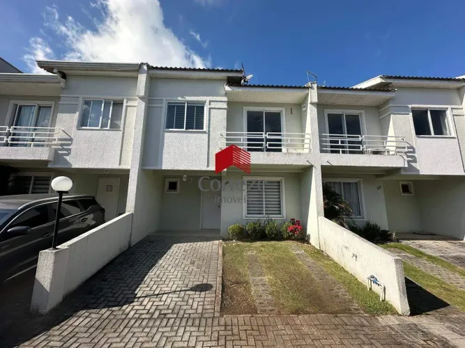 Sobrado com 100,65m² 3 quartos, à venda, no bairro Boneca do Iguaçu em São José dos Pinhai