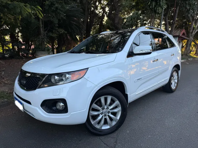 Kia Motors Sorento 3.5 V6 24V 278cv 4X2 Aut. 2013