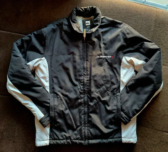 Jaqueta Quiksilver Preta com Capuz Embutido Tam P - Original