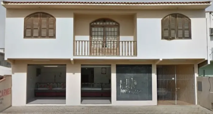 Loja comercial no Capão da Imbuia com 150m2
