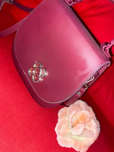 Bolsa Tachas Saddle Petite Jolie