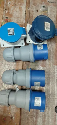Plug industriais