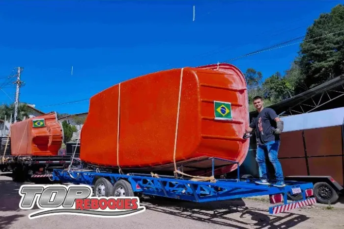 Plataforma para piscina Top Reboques, modelo R6, direto da fábrica.
