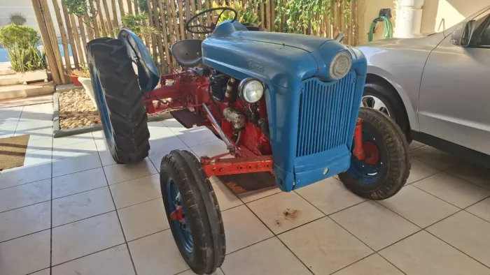 Trator Ford Jubileu de Ouro