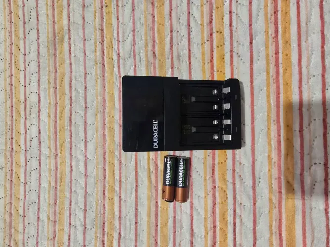 Carregador de bateria Duracell