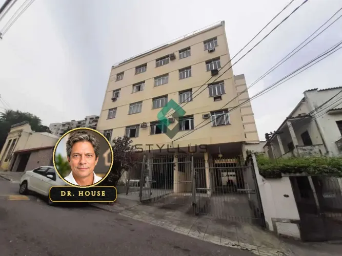 Cobertura Espaçosa com 5 Quartos na Rocha! M91J