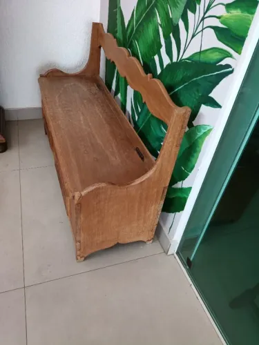 Banco baú - estilo igreja